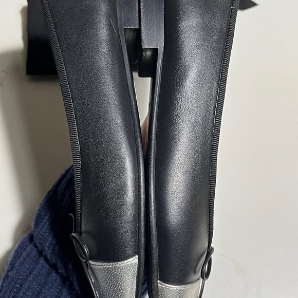 CHANEL Women's Black and Silver Flats - Picture 5 of 10